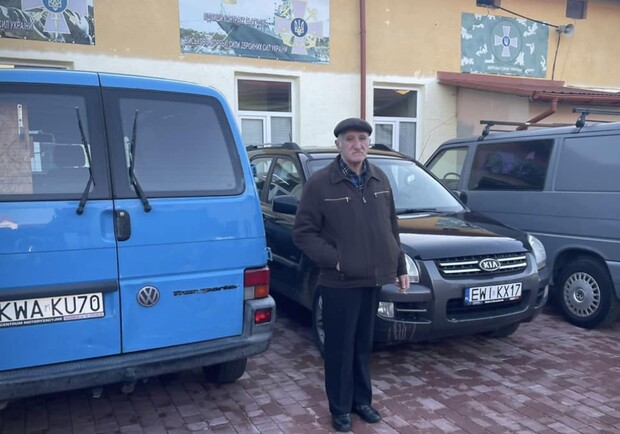 Батько снайпера зі Львівщини купив три автомобілі для ЗСУ 