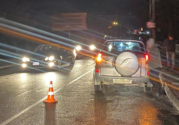 У Самборі водійка за кермом автомобіля збила чоловіка на переході 