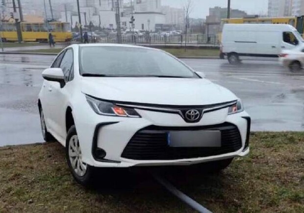 На Сихові у Львові 18-річний водій Toyota Corolla зніс стовп. 