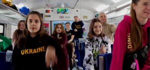 Педан танцював Wednesday: в Інтерсіті Київ — Чернігів провели флешмоб