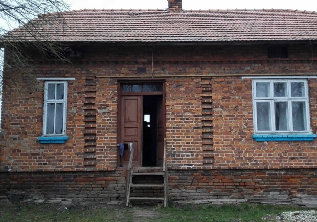 На Львівщині молода парочка увірвалася в будинок пенсіонера, побила та пограбувала. 