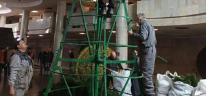 На свята Новорічну ялинку у Харківському метро відвідало понад 100 тисяч людей
