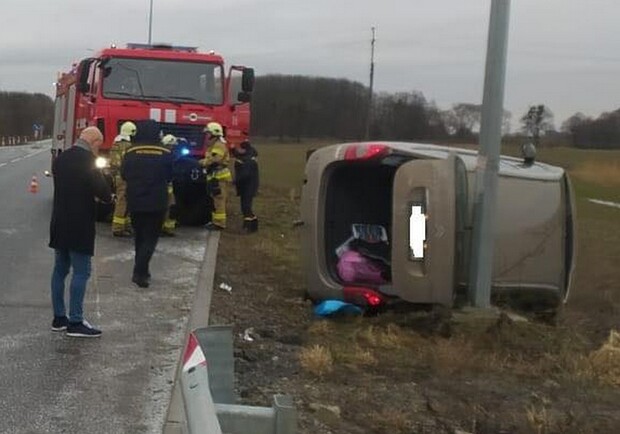 На Стрийщині водійка перекинула автомобіль. 