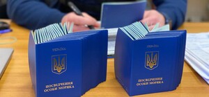 В Одеському порту продовжували документи морякам, які перебувають за кордоном