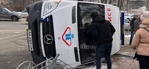 У Києві джип протаранив 