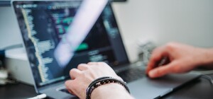 В Одесі російська IT-компанія присвоювала гроші та мала доступ до секретних даних