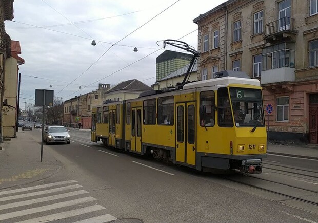 Які категорії громадян мають право на пільговий проїзд у трамваях і тролейбусах Львова. 