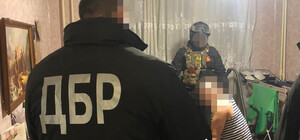 Просвердлили руку: у Дніпрі банда під виглядом військових катувала та грабувала містян