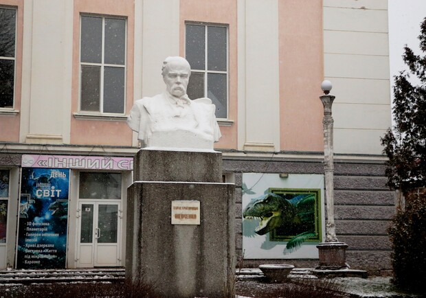У Трускавці демонтують пам’ятник Тарасу Шевченку – відео 
