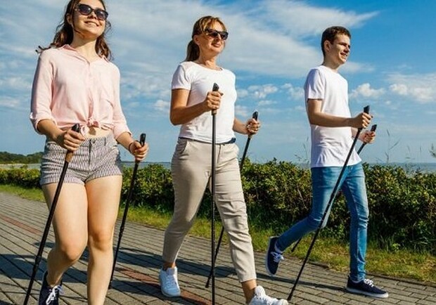 У Львові проводитимуть безкоштовні заняття зі скандинавської ходьби 