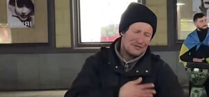 У минулому був зіркою: танці безхатченка у Дніпрі набирають мільйони переглядів