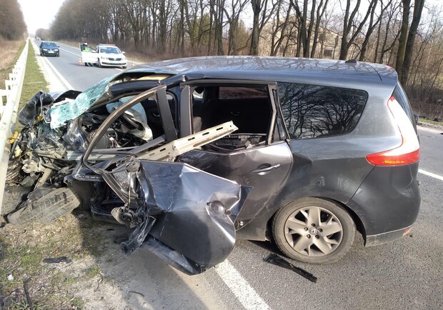 У Львівській області п’яний водій протаранив Mitsubishi Pajero,  за кермом якого була дитина 