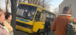У Дніпрі маршрутка з пасажирами врізалася у дерево