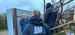 На Одещині викрили чиновника військової частини, який відбирав у солдатів бойові доплати