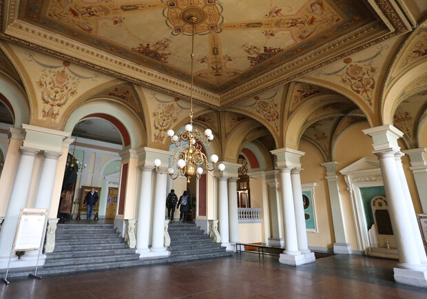 Студент випав з дев’ятого поверху  університету Львівська політехніка і помер - фото 