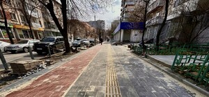 У центрі Дніпра з'являється велодоріжка з логічним початком