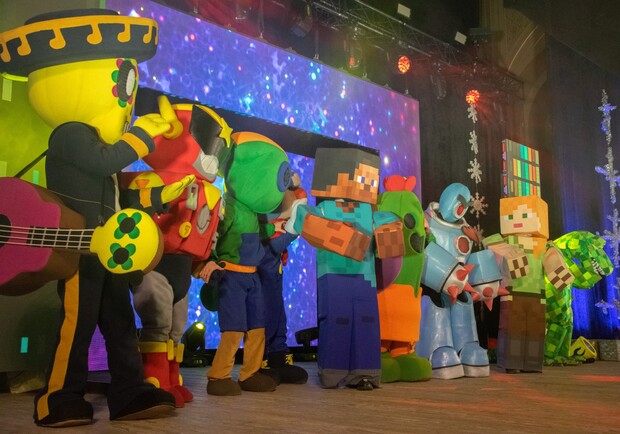 Minecraft та Brawl Stars рятують Roblox