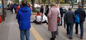 У поліції розповіли подробиці падіння дитини з вікна будинку у Львові 