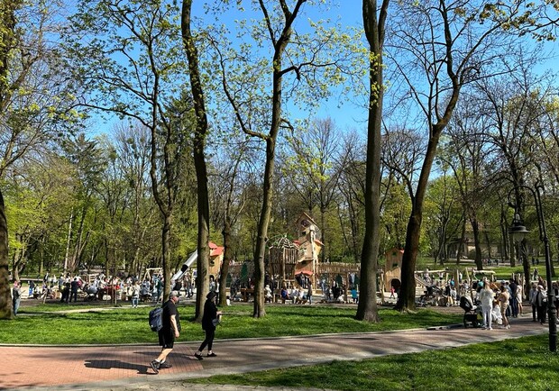 Новий майданчик "Лис Микита" у парку Франка у Львові викликав фурор серед дітлахів — фото та відео. 