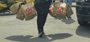 Черги, затори та вручення повісток: як пройшло відкриття MсDоnald's у Дніпрі (меми, фото, відео)