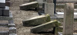 На Одещині підлітки пошкодили сім могил, а чоловік осквернив поховання військового