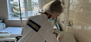 Історія 22-річної медсестри з Маріуполя, яка допомагає рятувати поранених бійців у Дніпрі