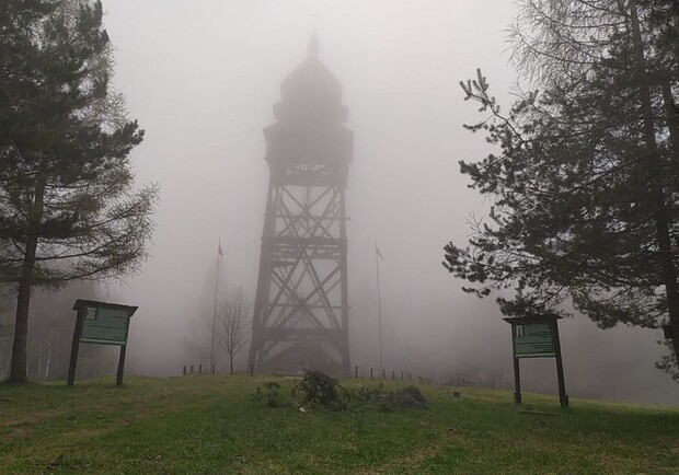 Найвища дерев'яна вежа України у Карпатах: місце, яке слід відвідати кожному — відео. 