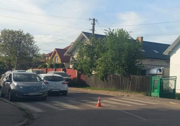 Біля Львова водійка збила 12-річну дівчинку, дитину відкинуло на інший автомобіль 