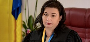 Харківська суддя, котра отримала строк за корупцію, служить у теробороні