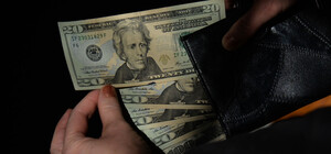 Курс валют в Україні 25 травня 2023 року: скільки коштує долар і євро