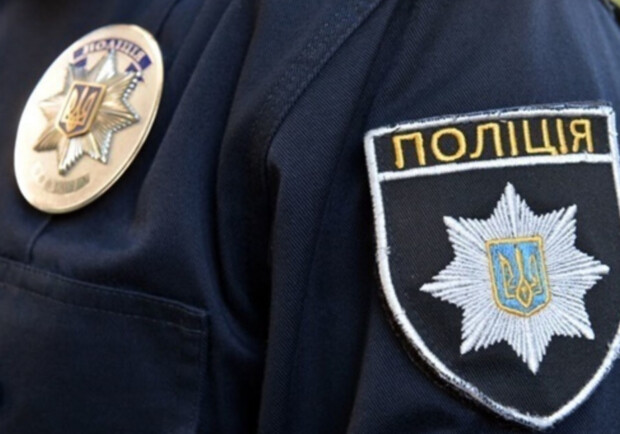 У  Львові чоловік вкрав мобільні телефони і гроші у дітей на майданчику 