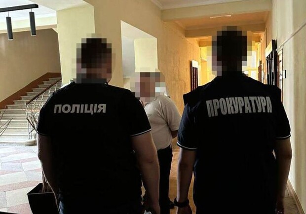 У львівському університеті декан і заступник взяли з студентів 22 тисячі гривень за сесію 