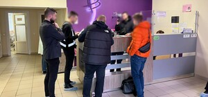 Харківський медичний центр підозрюють у торгівлі новонародженими