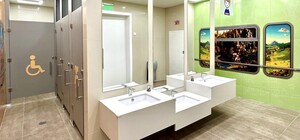 На залізничному вокзалі в Києві відкрили безкоштовний туалет дуже високого рівня - фото