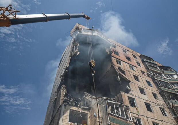 У Кривому Розі стався обвал у будинку, в який в липні влучила ракета 
