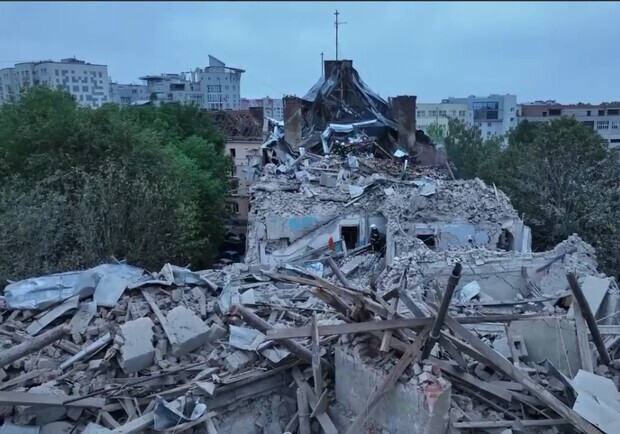 На ремонт школи, яка постраждала від ракетного обстрілу, Львів виділив пів мільйона гривень. 
