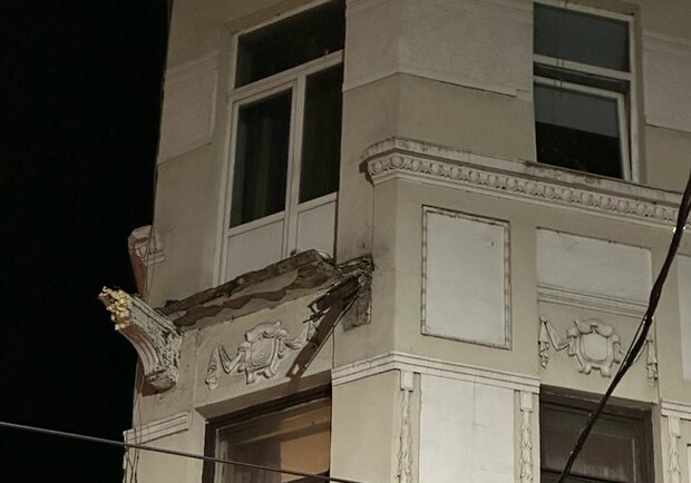Львів'янин, під яким обвалився балкон, помер у лікарні. 
