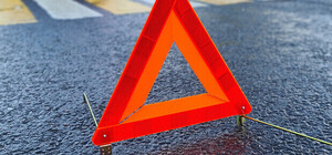 На Черьомушках у ДТП потрапив Mercedes: є постраждалий