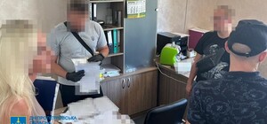 У Дніпрі власник пунктів обміну валют і його спільники привласнили 800 тисяч доларів