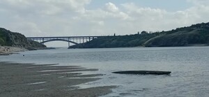 Житель Запоріжжя знайшов біля Хортиці частину 300-річного човна