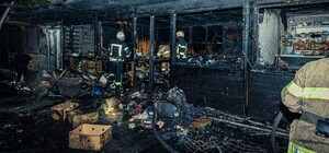 Вночі на Привокзальній площі у Харкові горіли кіоски