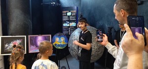 У Запоріжжі 12-річний художник з Бердянська презентував власну книгу