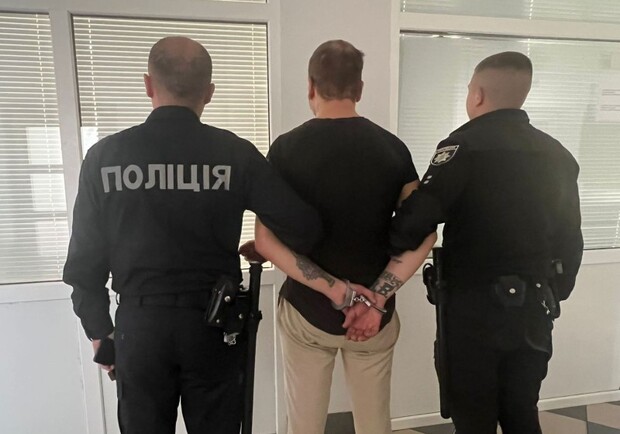 У Львові поліцейські затримали зловмисника за підозрою у пограбуванні магазину 