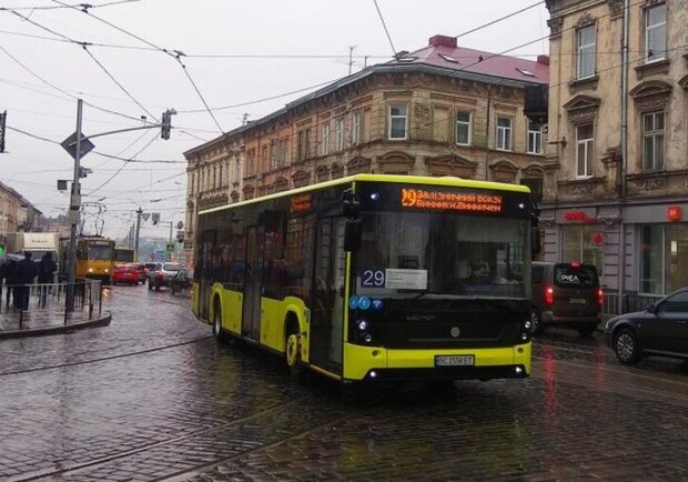 Водіїв громадського транспорту у Львові почали переслідувати 