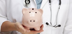 В Запоріжжі керівник однієї з лікарень робив закупівлі за завищеними цінами