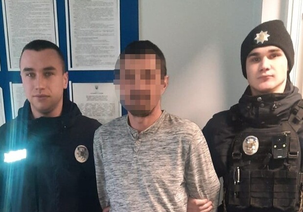 У Самборі гість встромив ніж у живіт господарю 