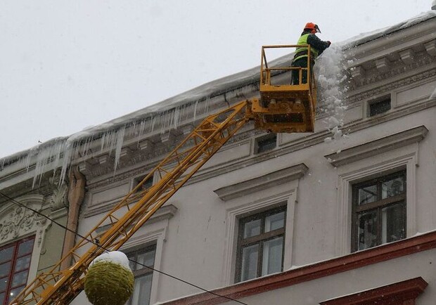У Львові альпіністи будуть збивати бурульки 