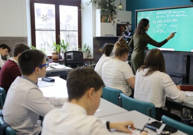 У школах Львова з’явилося 200 вакансій 