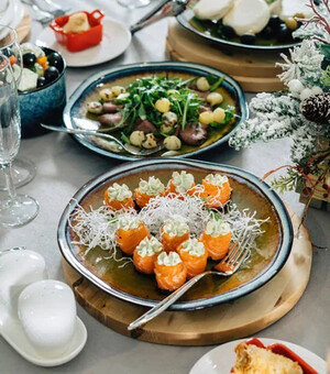 Відпочинь у свята від готування: які служби доставки працюватимуть в Одесі на Новий рік