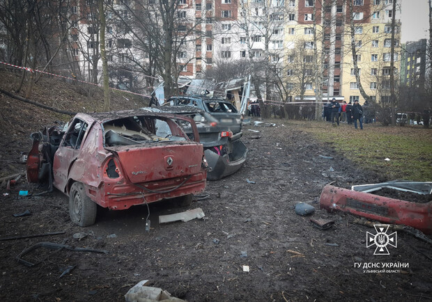 Мер Львова показав наслідки ракетного удару росіян по житловому кварталу — відео. 